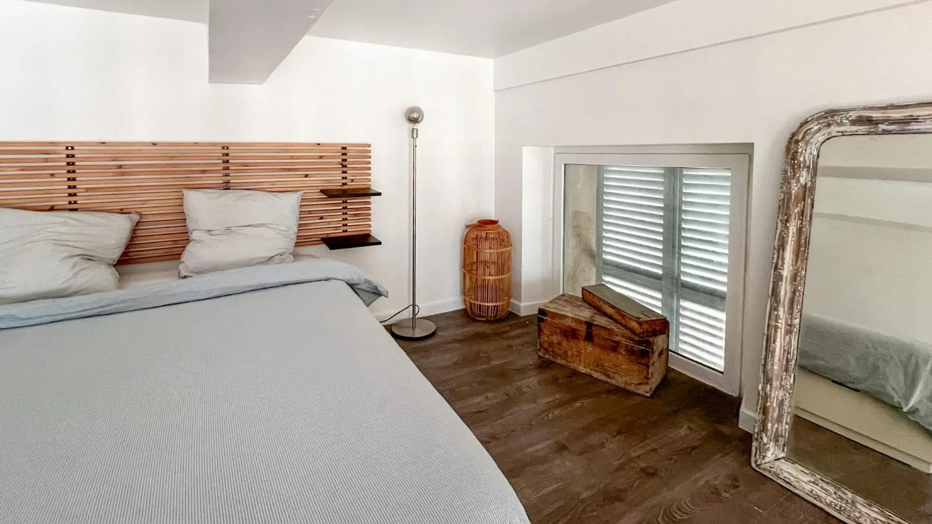 Appartement Elegant T3 Central Avec Vue Sur Le Port De Toulon France